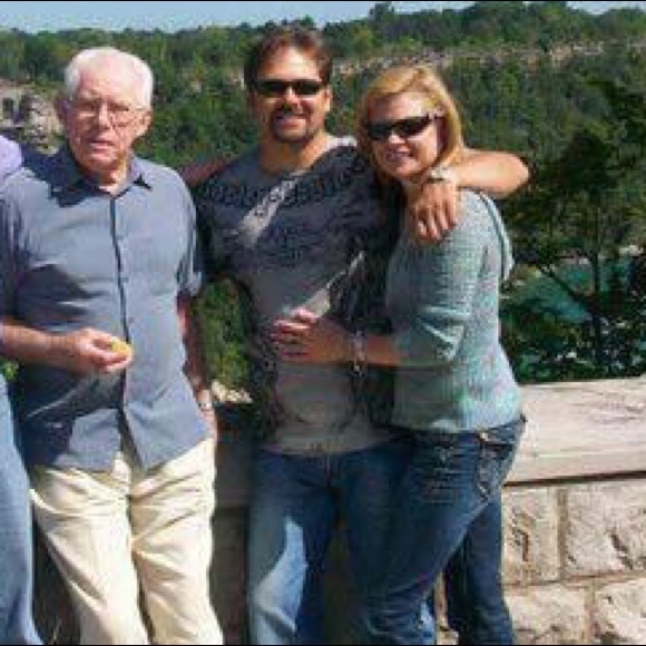 Welcome to my closet! - Picture 4 of 4